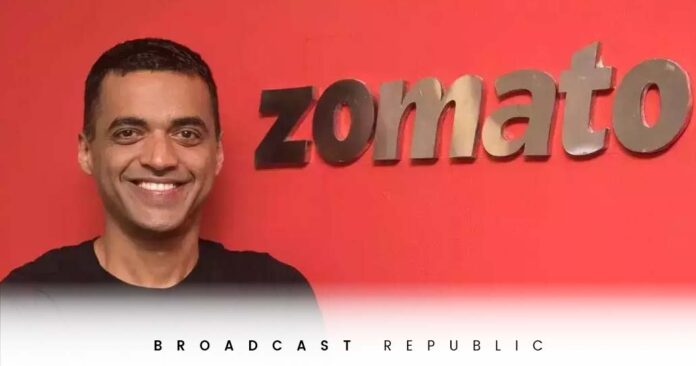Zomato Founder Deepinder Goyal Delivers Food on New Year’s Eve